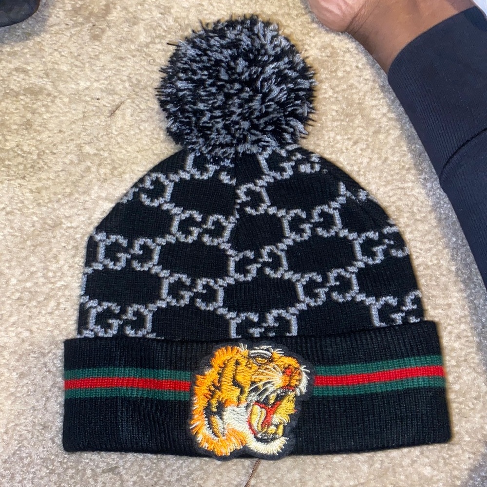 black gucci beanie
